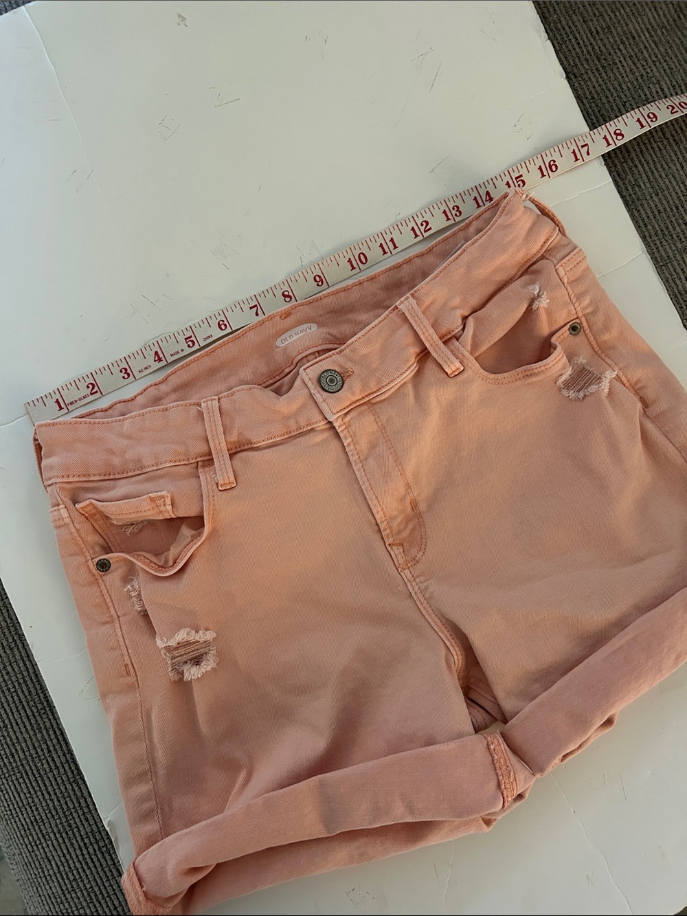 Old Navy Peach Rolled Hem Distressed Jean Shorts size 10 - Picture 7 of 10